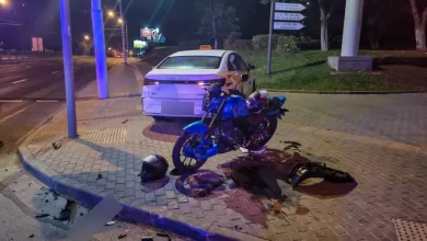 На Рокоссовского такси сбил мотоциклиста